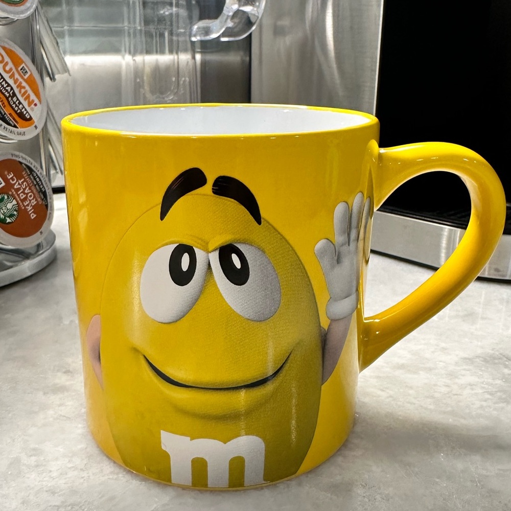 M&M's Yellow Coffee Tea 16 Oz Mug- "Inside Everyone There's A Little Nut" NWOT